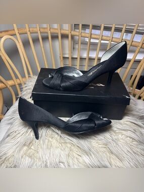 Nina Black Satin Peep Toe Heels Pumps Women’s Size 9.5 Evening Shoes